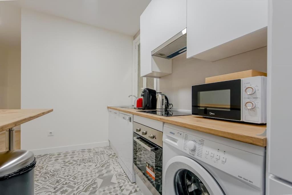 Modern Apt Para 6Px En La Plaza De Tirso De Molina Madrid Exterior photo