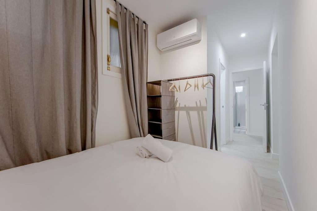 Modern Apt Para 6Px En La Plaza De Tirso De Molina Madrid Exterior photo